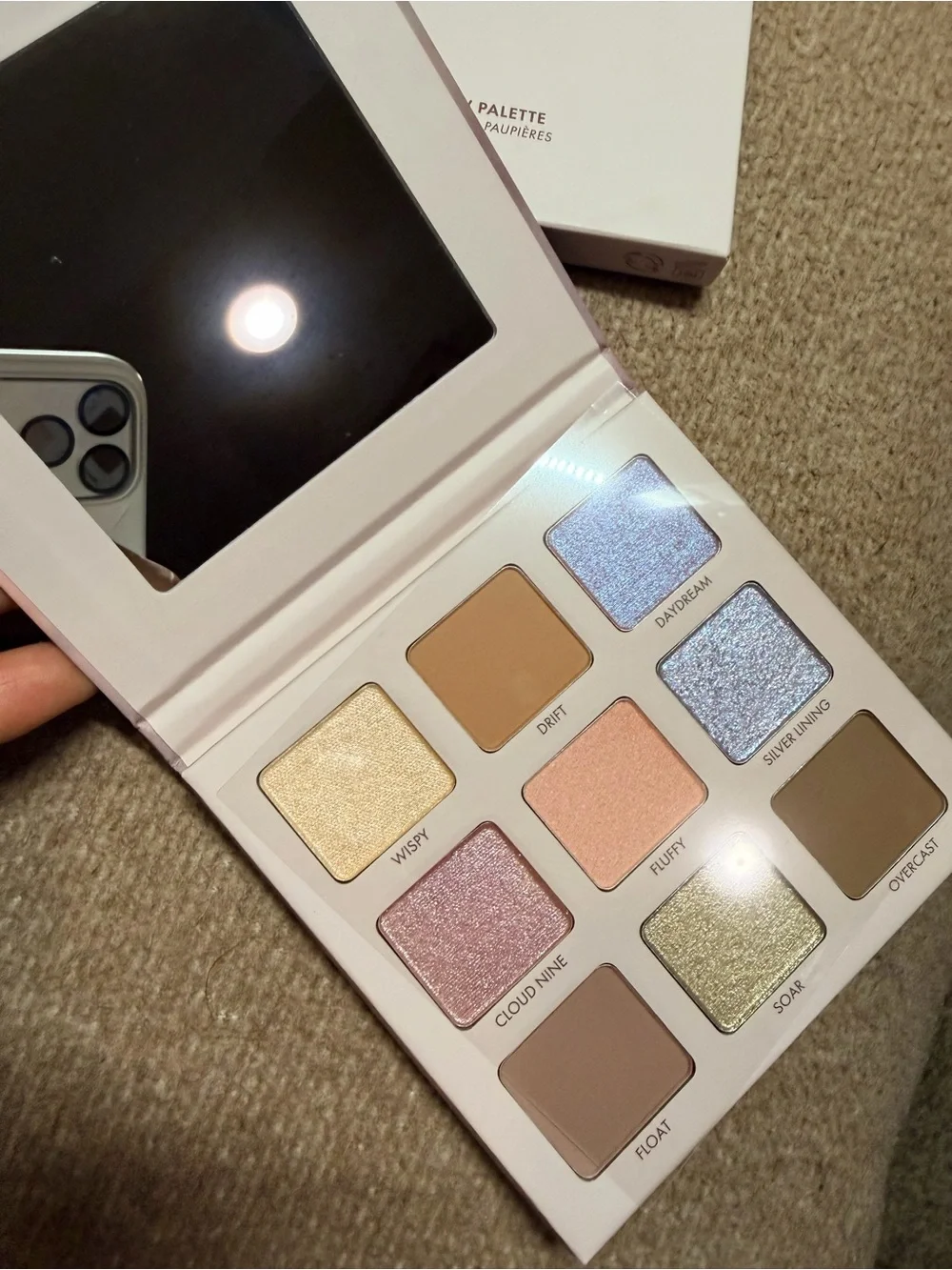 Wander beauty in the clouds Eyeshadow Palette - Pastel Neutrals